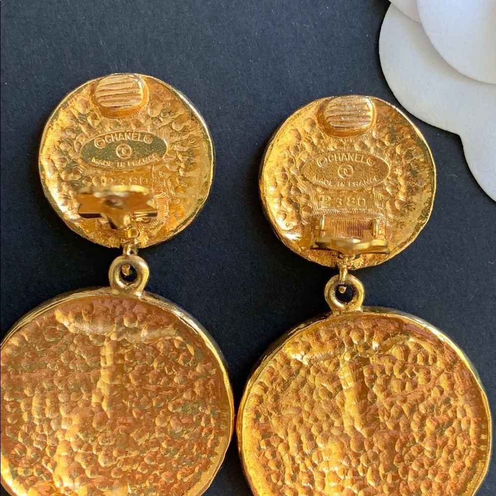 all sold Chanel vintage earrings and pin for sale - Picture 5 of 7